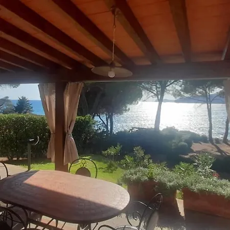 Hébergement de vacances Incantevole Villino Sul Mare Con Accesso Diretto Alla Spiaggia, Posto Auto E Aria Condizionata! Capoliveri (Isola d'Elba)