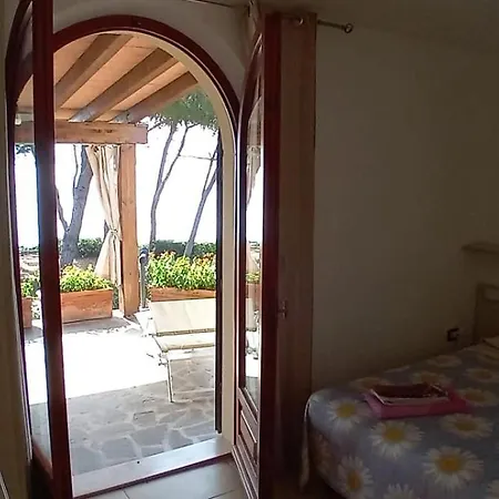 Hébergement de vacances Incantevole Villino Sul Mare Con Accesso Diretto Alla Spiaggia, Posto Auto E Aria Condizionata! *