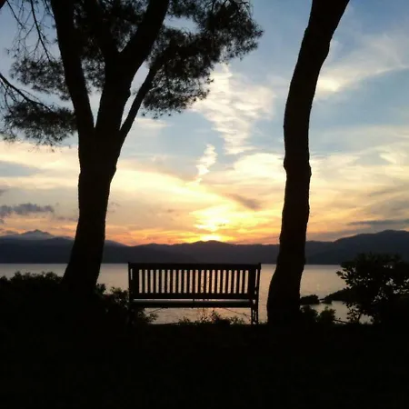 Incantevole Villino Sul Mare Con Accesso Diretto Alla Spiaggia, Posto Auto E Aria Condizionata!