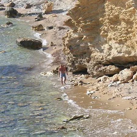 Incantevole Villino Sul Mare Con Accesso Diretto Spiaggia, Posto Auto E Aria Condizionata! * Каполивери